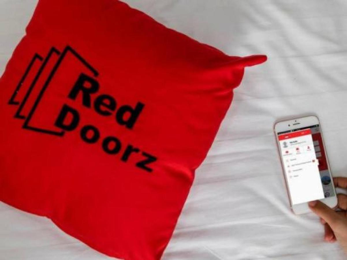 Reddoorz Plus Near Stie Ykpn 2 Maguwo Eksteriør billede